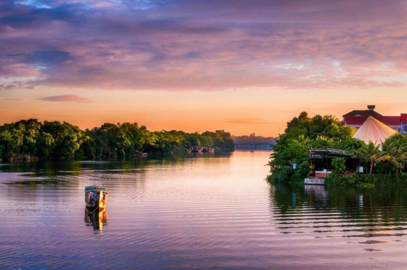hue-sunset-cruise-along-perfume-river