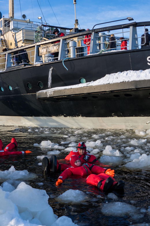 icebreaker-sampo-cruise-ice-floating-from-rovaniemi