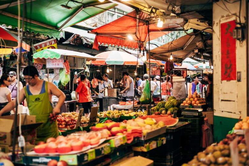 iconic-food-tour-local-street-food-drinks-sites