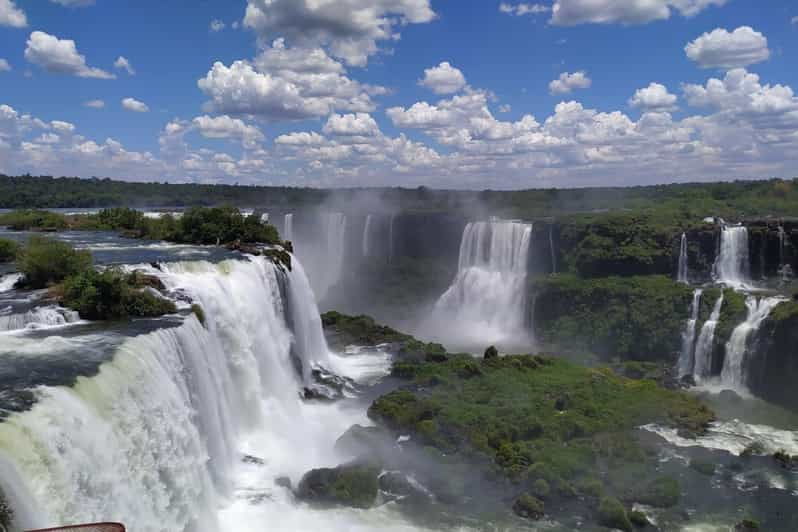 iguazu-falls-guidedtour-explore-brazil-argentina-in-1-day