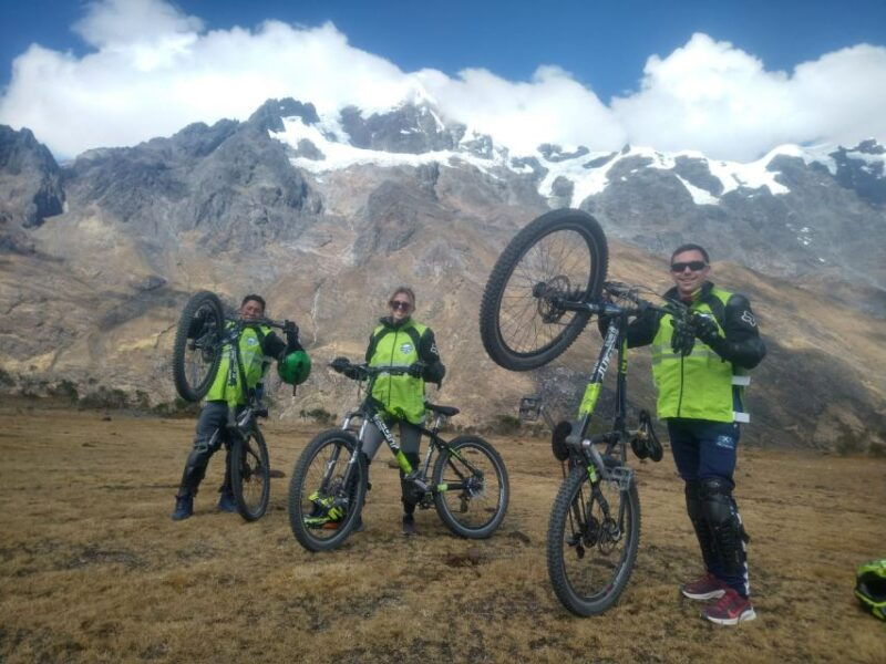 inca-jungle-trek-to-machu-picchu-biking-rafting-zipline