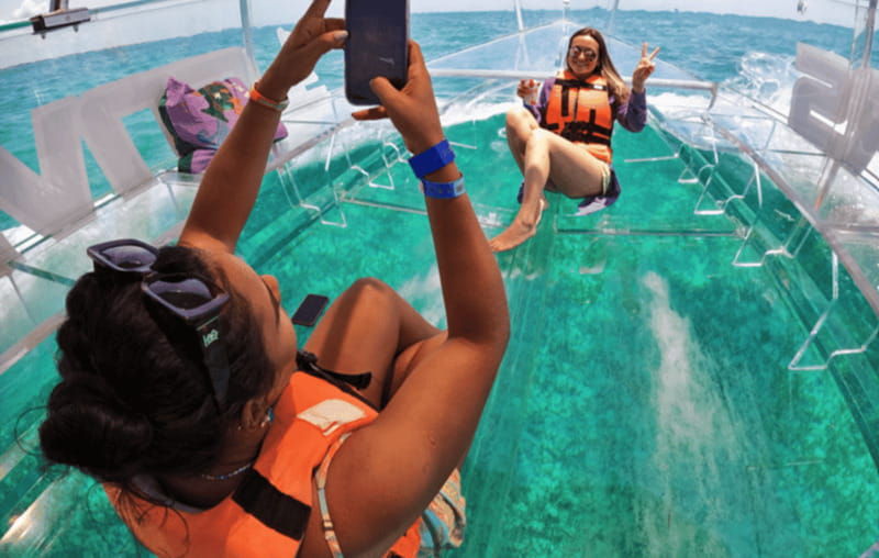 isla-mujeres-100-transparent-boat-ride-on-board-the-boat