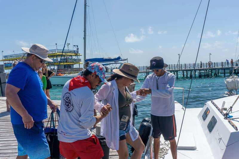 isla-mujeres-catamaran-tour-with-snorkeling-open-bar