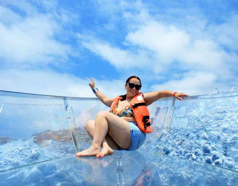 isla-mujeres-stunning-clear-boat-adventure