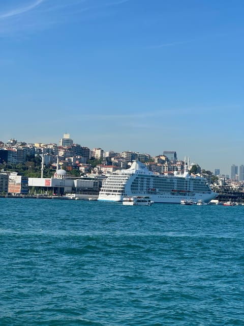 istanbul-bosphorus-river-sunset-yacht-tour-with-commentary