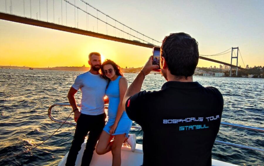 istanbul-bosphorus-sunset-yacht-cruise-with-live-guide
