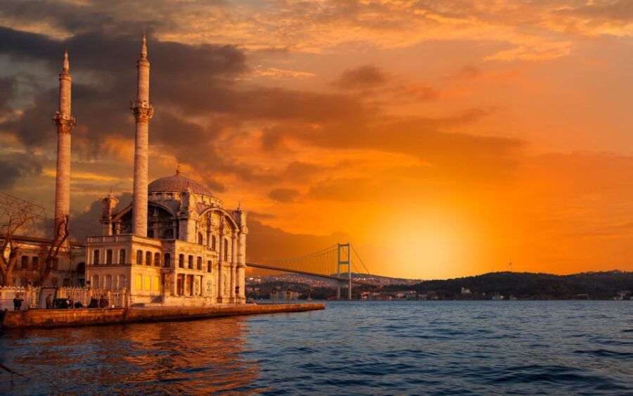 istanbul-half-day-cruise-and-cable-car-to-pierre-loti-hill