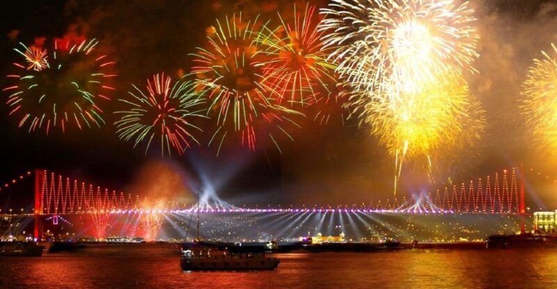 istanbul-new-years-eve-cruise-between-two-continents