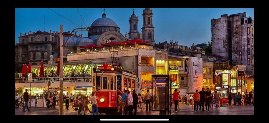 istanbul-taksim-square-tour-with-tarot-reading