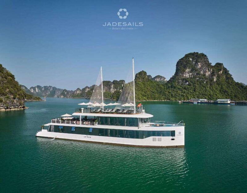 jade-sails-the-most-luxurious-day-cruise-explore-lan-ha-bay