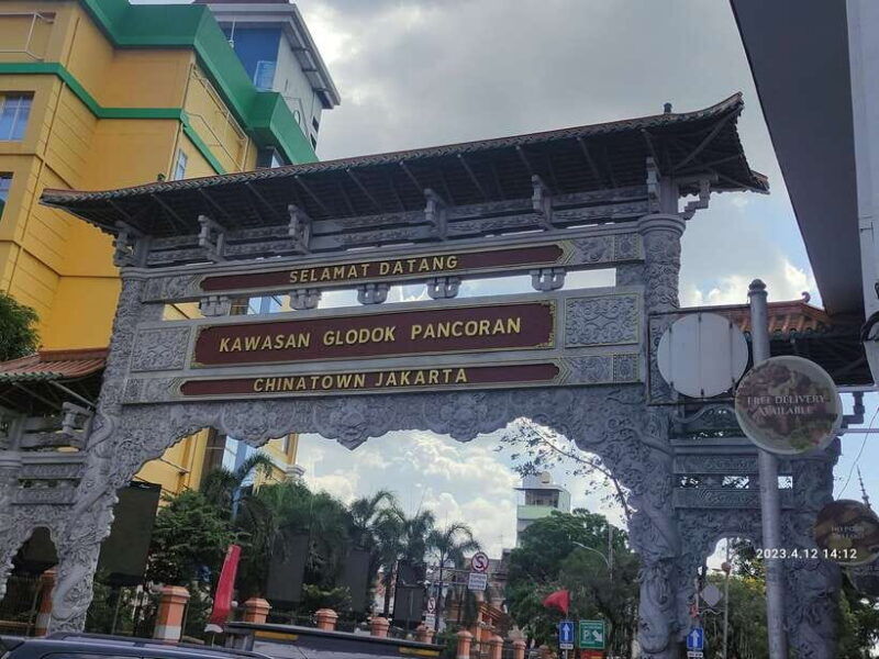 jakarta-highlights-capital-city-with-canal-boat-tour