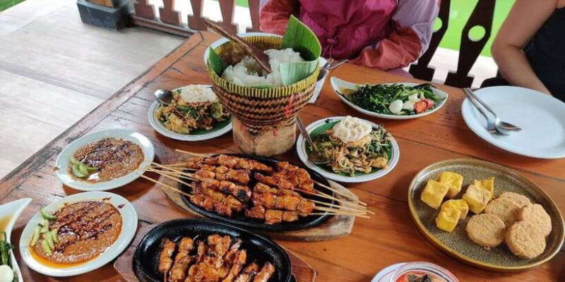 jakarta-volcano-tea-rice-fields-hot-spring-local-food