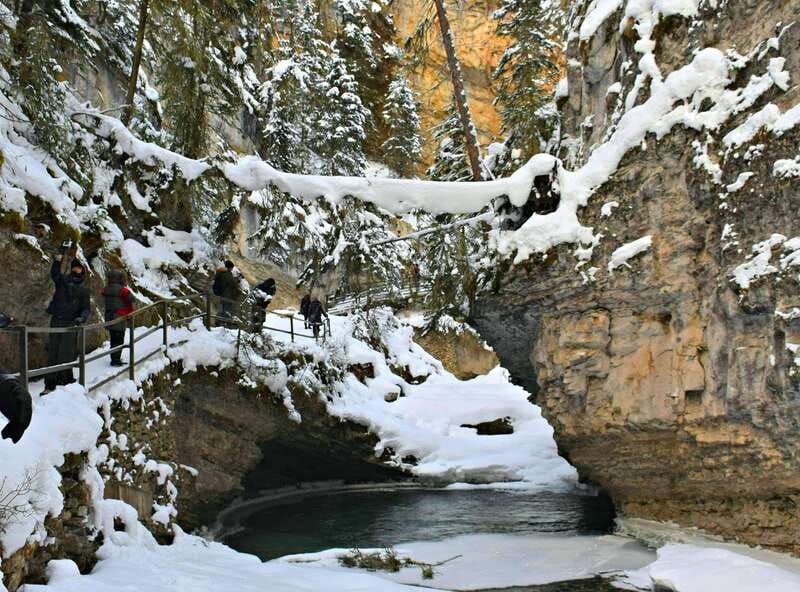 johnston-canyon-ice-adventure-a-winter-wonderland-experience