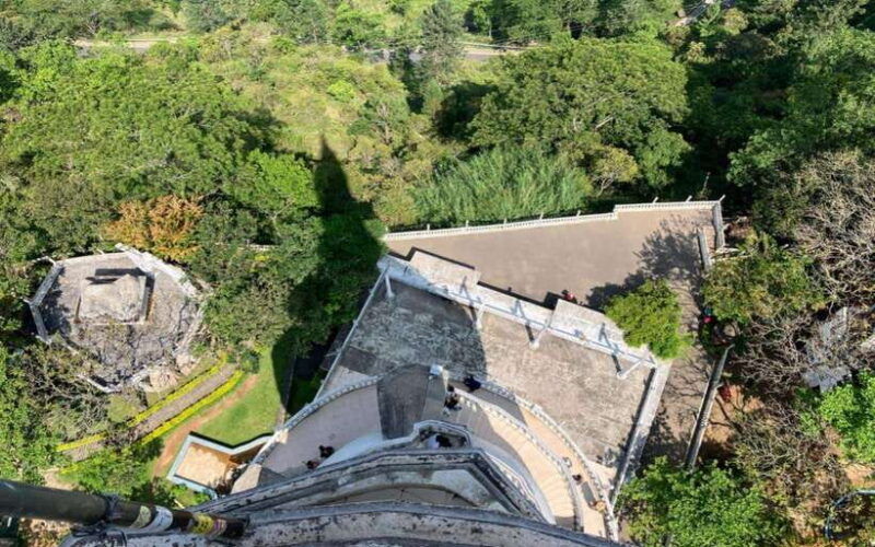 kandy-ambuluwawa-tower-pinnawala-and-kandy-full-day-tour