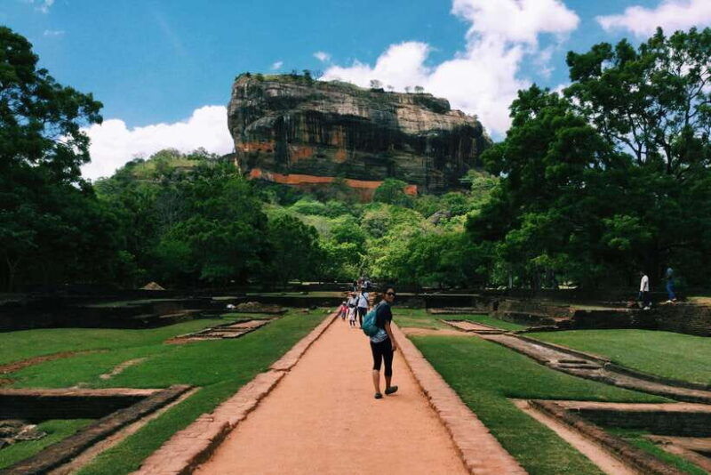 kandy-polonnaruwa-and-sigiriya-private-day-tour