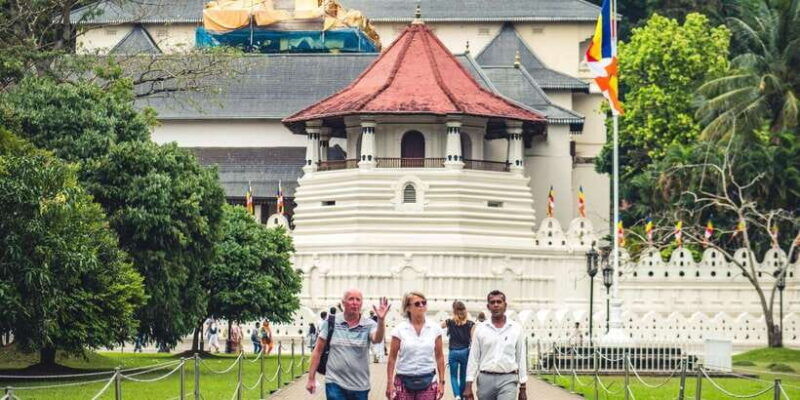 kandy-private-guided-city-tours-by-tuk-tuk-sightseeing-tour