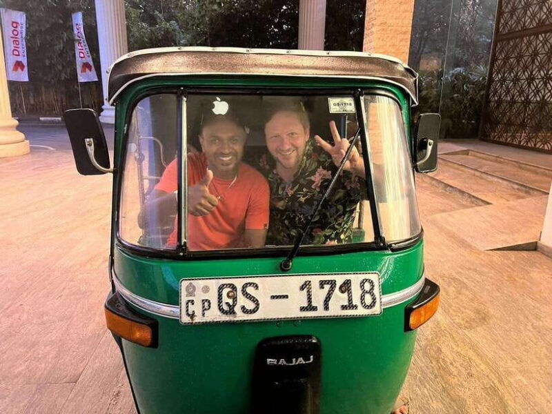 kandy-private-guided-tour-of-the-city-by-tuk-tuk