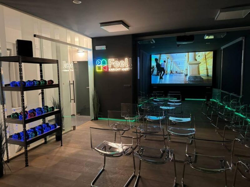 karlovy-vary-tourist-cinema-experience