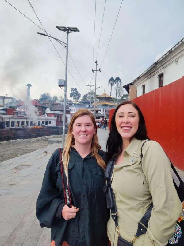 kathmandu-sightseeing-by-bus-full-day-trip