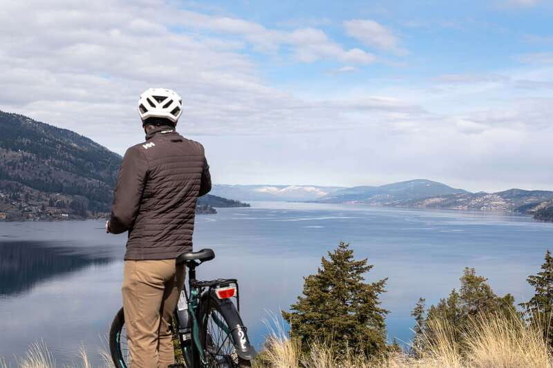 kelowna-okanagan-lake-guided-e-bike-tour-with-picnic