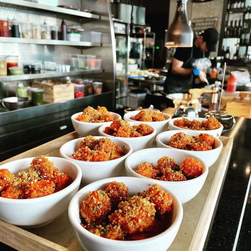 kelowna-walking-food-tour-with-7-tastings-and-4-drinks