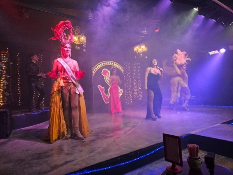 khaolakfinger-food-guided-tour-with-cabaret-show