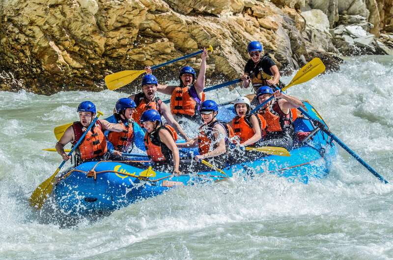 kicking-horse-river-whitewater-rafting-experience