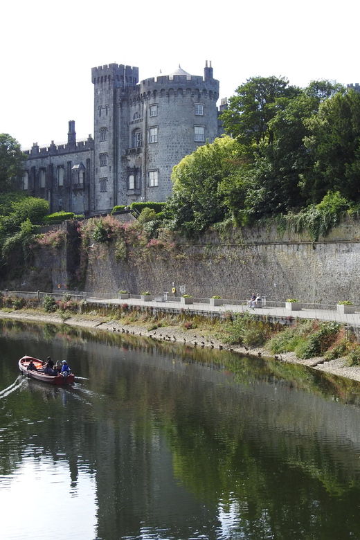 kilkenny-guided-city-boat-tour-with-kilkenny-castle-views