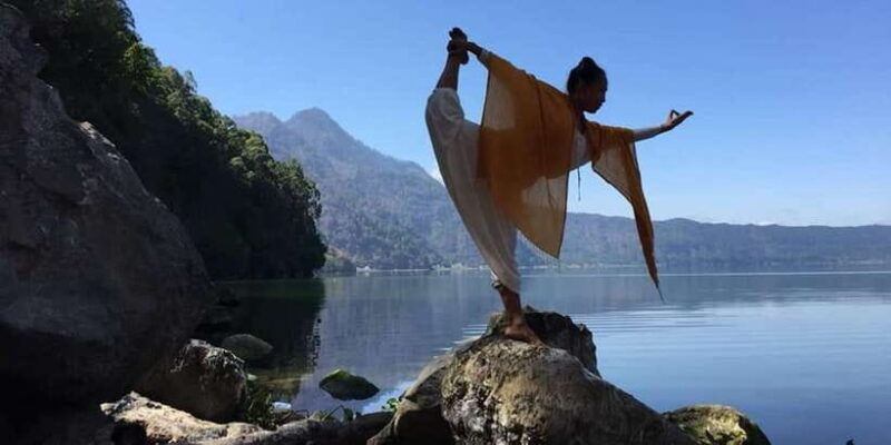 kintamani-sunrise-yoga-meditation-earth-water-rituals