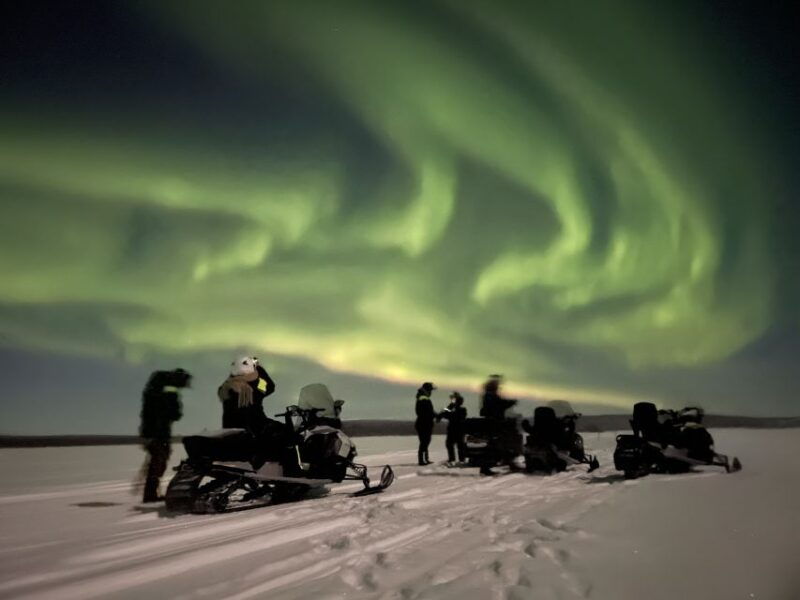 kiruna-guided-snowmobile-tour-and-northern-lights-hunt