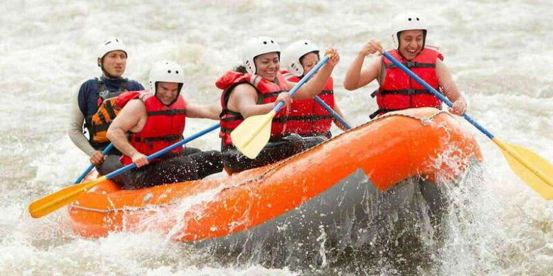kitulgala-white-water-rafting-waterfall-rappel-with-lunch