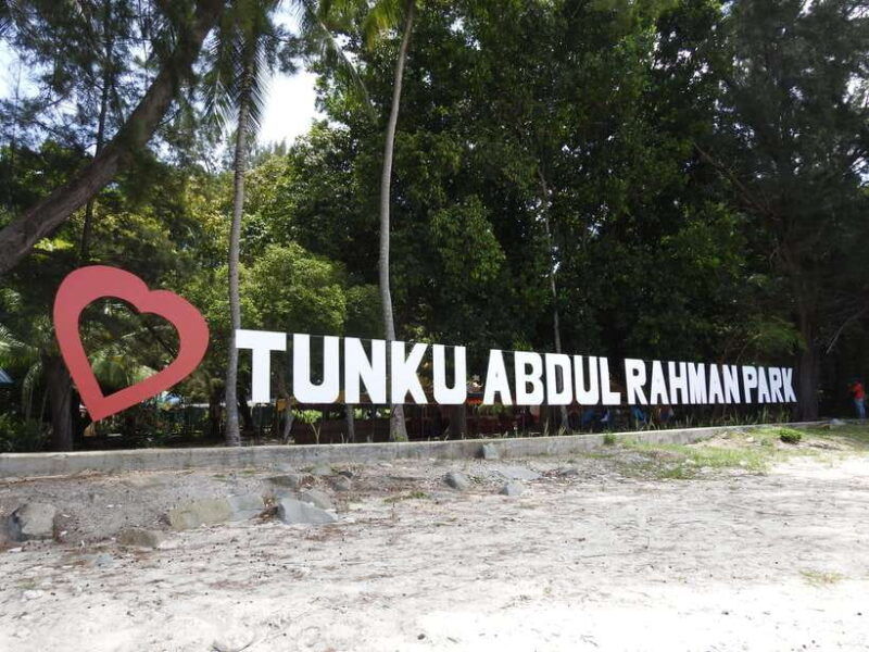 kota-kinabalu-island-hopping-with-snorkeling-meal