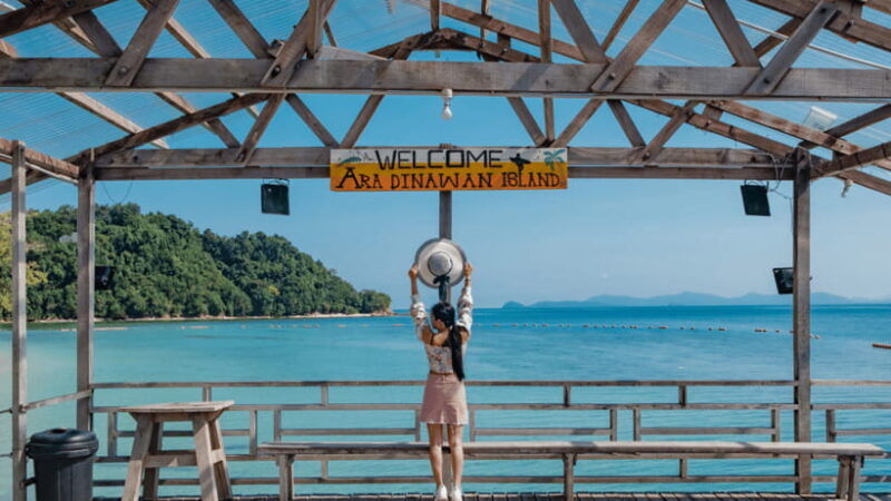 kota-kinabalu-snorkeling-at-ara-dinawan-private-island