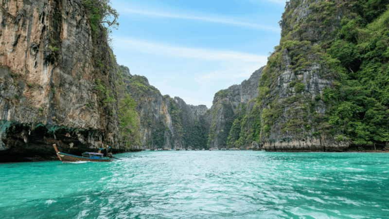 krabi-phi-phi-bamboo-island-one-day-tour-by-speed-boat