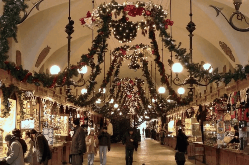 krakow-christmas-market-and-city-highlights-walking-tour