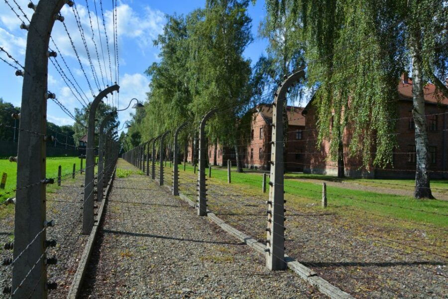 krakow-guided-auschwitz-birkenau-tour