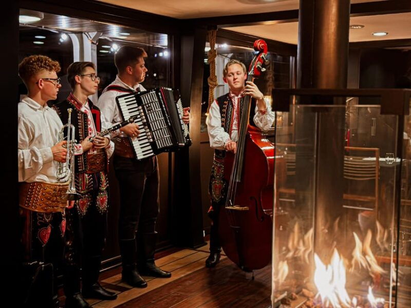 krakow-polish-folk-dinner-with-vistula-river-cruise