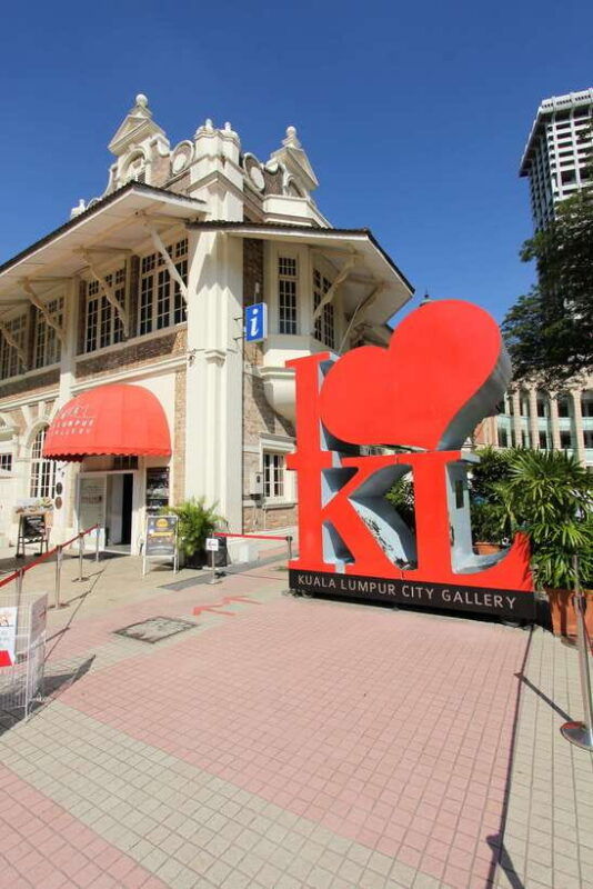 kuala-lumpur-half-day-photo-tour-with-petronas-twin-towers