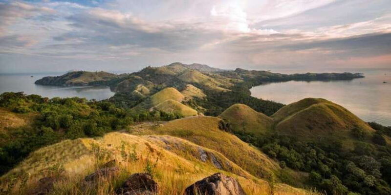 labuan-bajo-rangko-cave-and-beach-snorkeling-half-day-tour