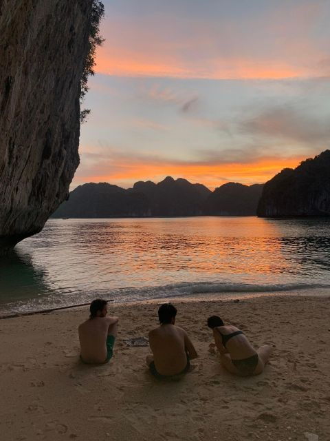 lan-ha-bay-sunset-plankton-bioluminescent-night-kayaking