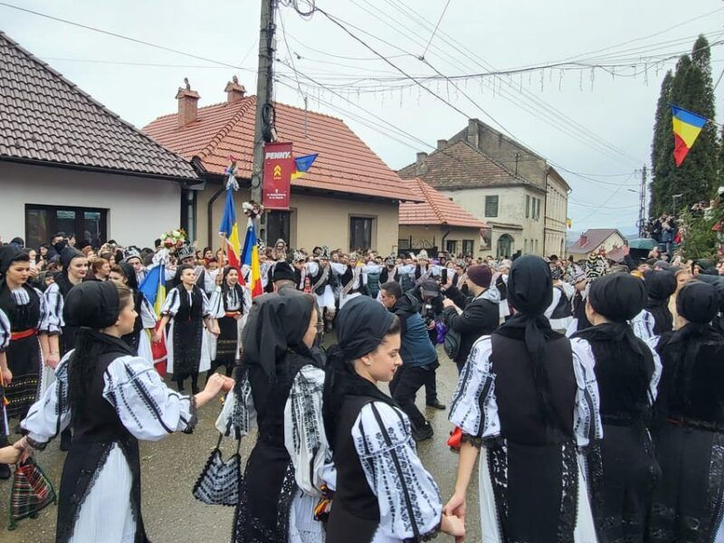 learning-toghether-transylvanian-dances-in-sibiu