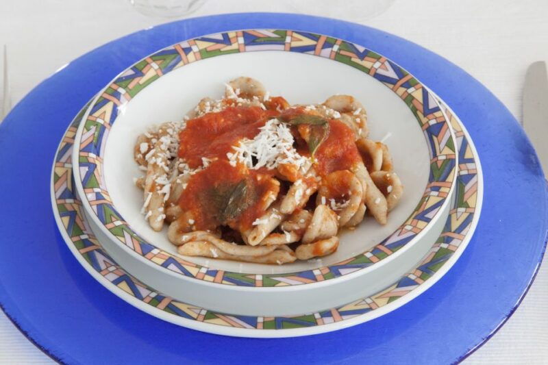lecce-dining-experience-at-a-locals-home