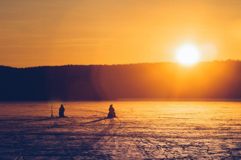 levi-lapland-arctic-ice-fishing
