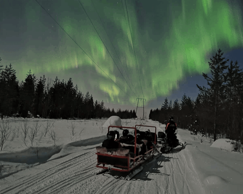 levi-northern-lights-sledge-ride