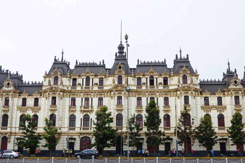 lima-larco-museum-city-tour-with-catacombs-guided-visit
