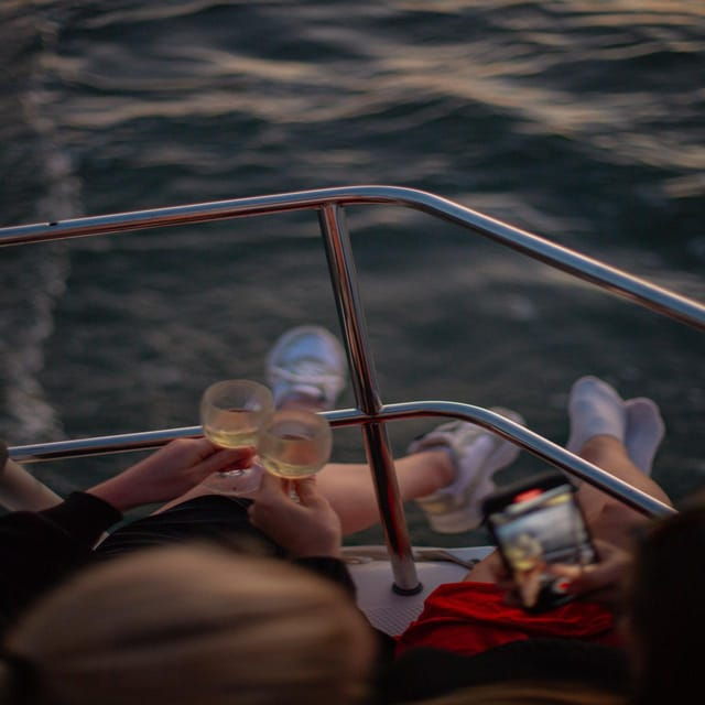 lisbon-2-hours-sailing-day-tour-and-cruise-with-drinks