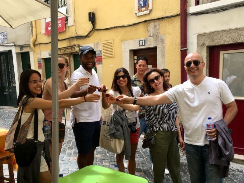 lisbon-alfama-mouraria-neighborhood-walking-tour