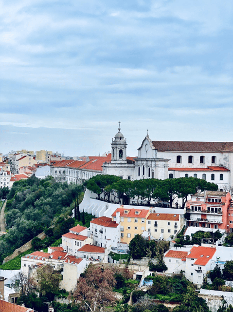 lisbon-tuk-tuk-private-tour-with-free-polaroid-photos