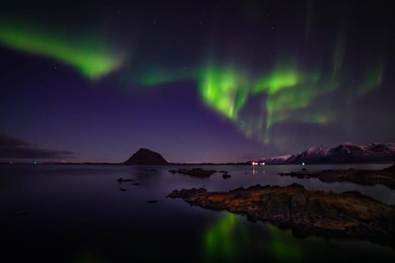 lofoten-snowshoeing-northern-lights-tour