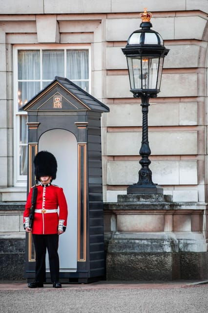 london-changing-of-the-guard-self-guided-best-locations